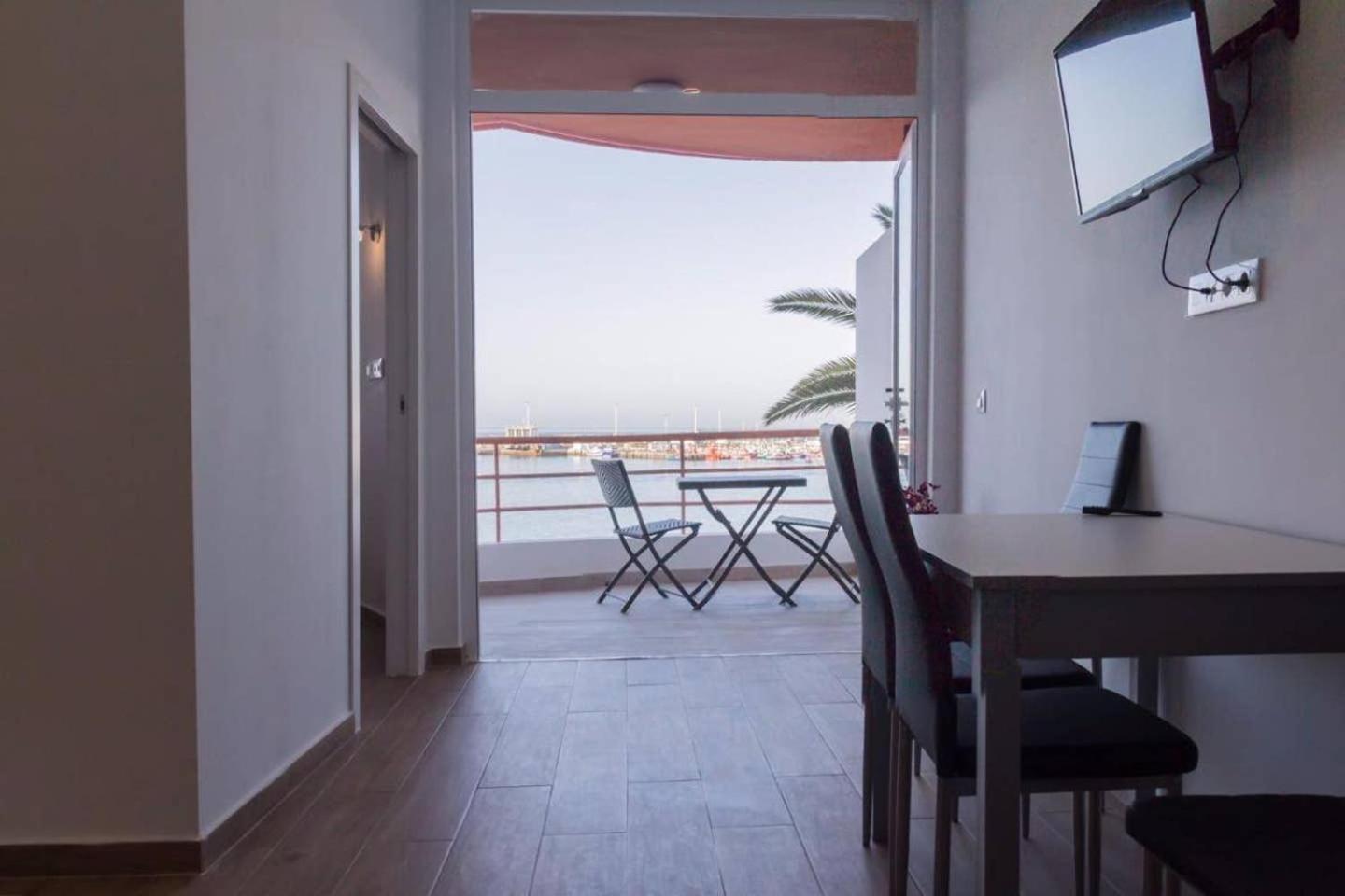 Paseo Maritimo, Cristianos Over The Sea Free Wifi