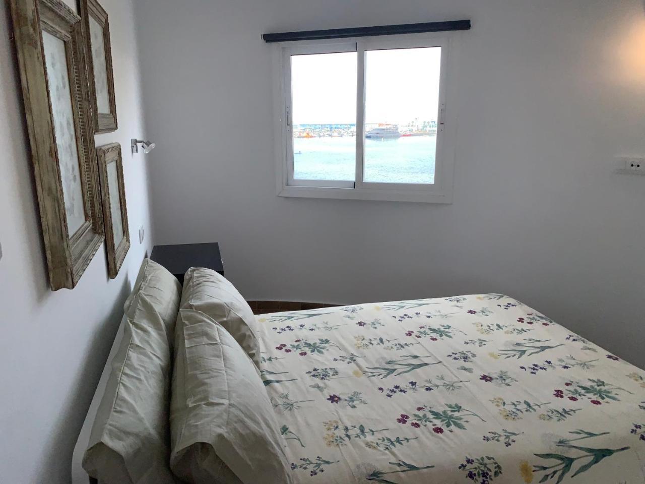 Paseo Maritimo, Cristianos Over The Sea Free Wifi Arona (Tenerife)